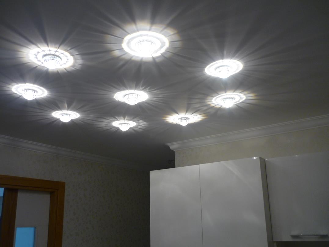 Elektri̇kçi̇ni̇z'den Bornova Evka3 Spot Ve Avi̇ze  Aydınlarma